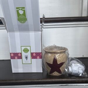Scentsy Rustic Star Warmer - Cream and Maroon